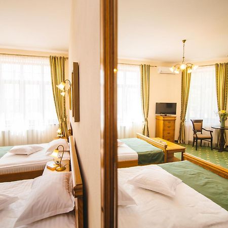 Отель Karlhof Себеш Номер фото